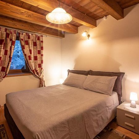 L'Atelier Du Temps - Les Greniers Appartements Aosta Eksteriør billede