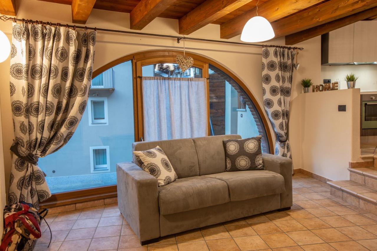 L'Atelier Du Temps - Les Greniers Appartements Aosta Eksteriør billede