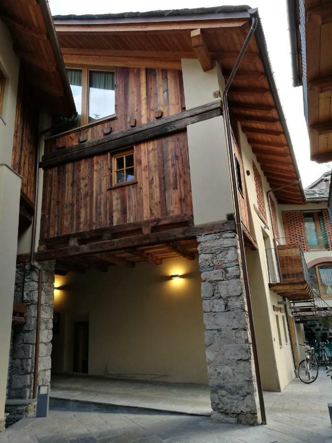 L'Atelier Du Temps - Les Greniers Appartements Aosta Eksteriør billede