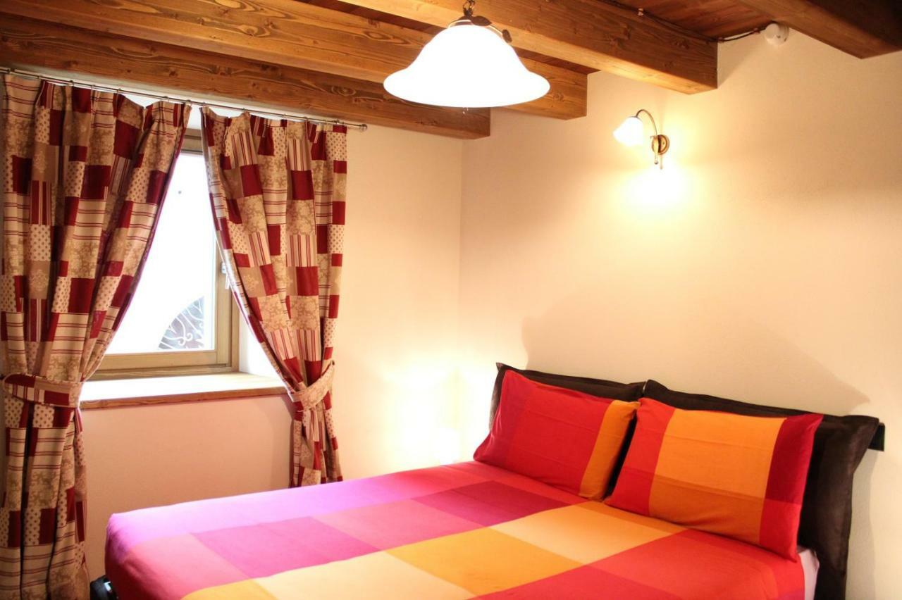 L'Atelier Du Temps - Les Greniers Appartements Aosta Eksteriør billede